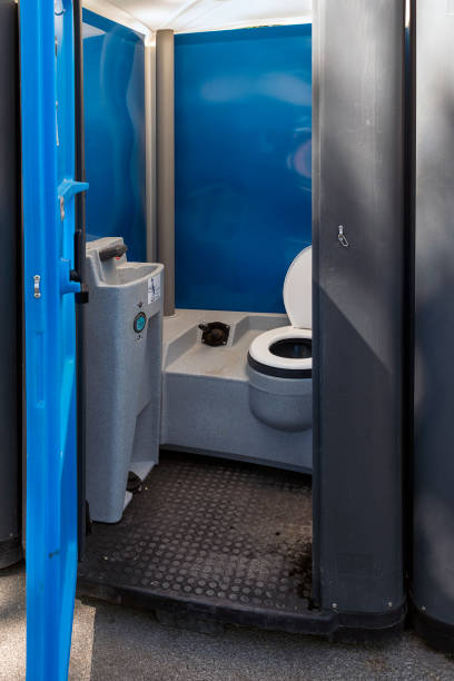 Best Portable bathroom rental  in Westport, IN